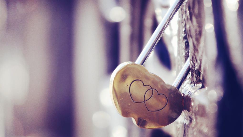 爱情锁桌面壁纸_唯美爱情锁桌面壁纸