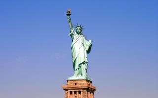 美国纽约自由女神像桌面壁纸